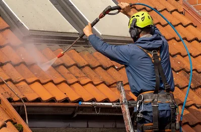 Démoussage et hydrofuge de toiture à Ouffières